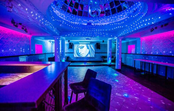 Атмосферное пространство с зеркальным куполом