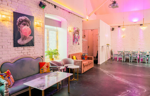 Просторный лофт с верандой и внутренним двориком