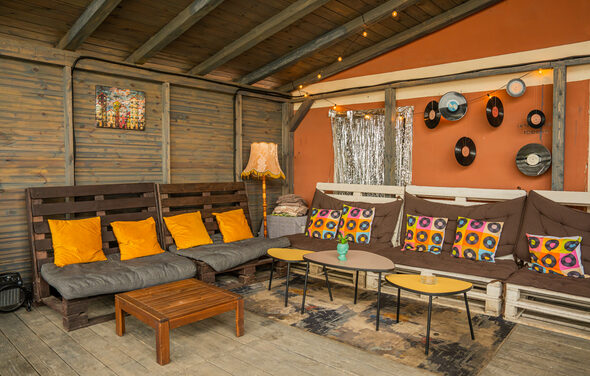 Просторный лофт с верандой и внутренним двориком