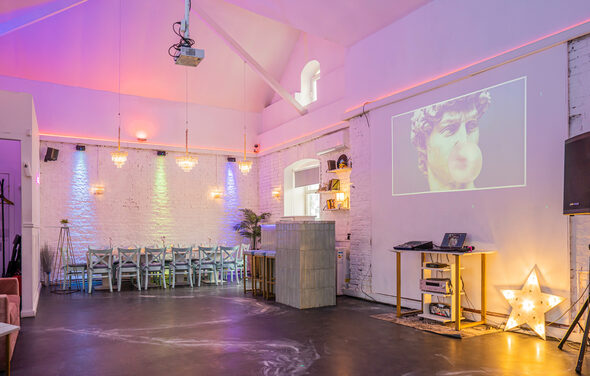 Атмосферное пространство с верандой для любых мероприятий