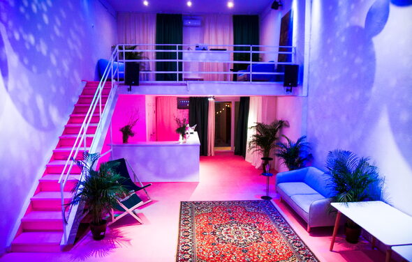 Hall 14. Атмосферный лофт с верандой