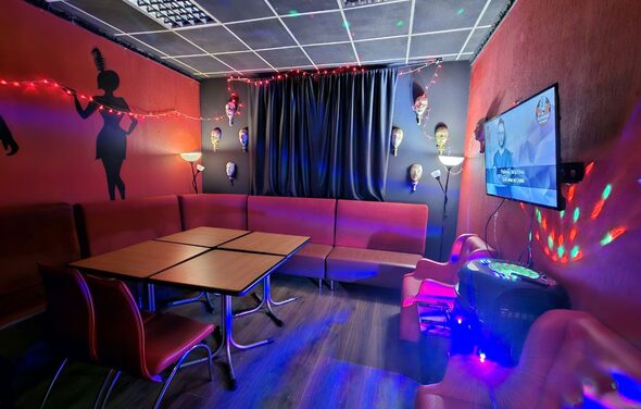 Типичный Питер. Лофт-зал в стиле Мафия