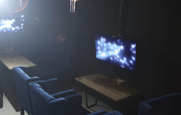 Тёмный зал для вечеринок