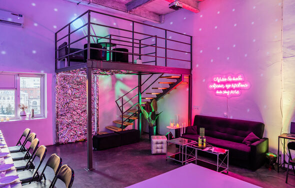 Футуристический двухуровневый лофт