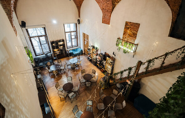 Белый зал в стиле лофт