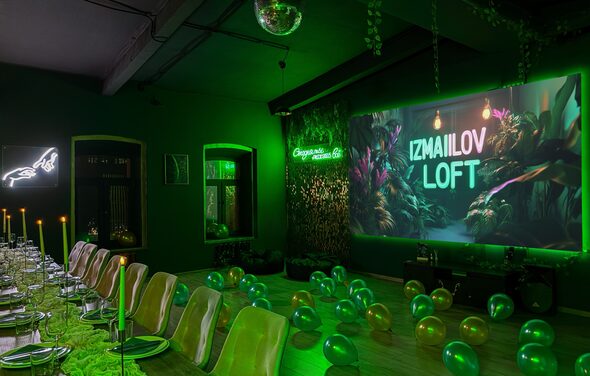 Стилизованный лофт-зал