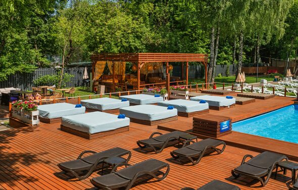 Пляжный комплекс с бассейнами