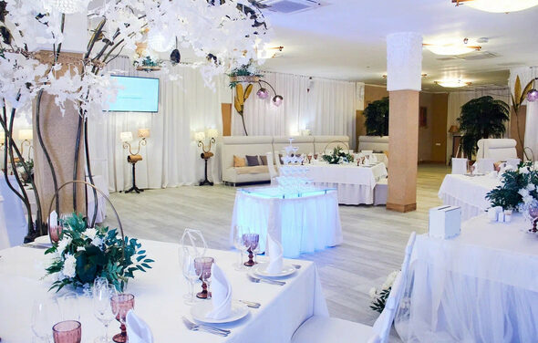 Банкетный зал в замке