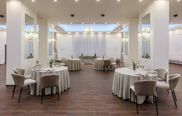 Аманд Холл. Банкетный зал с видом на Неву