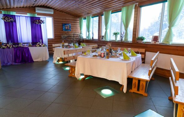 Банкетный зал на территории горнолыжного курорта