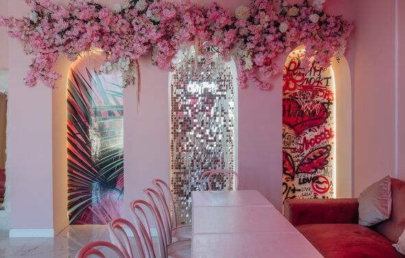 Зал Барби. Лофт с нежными цветами