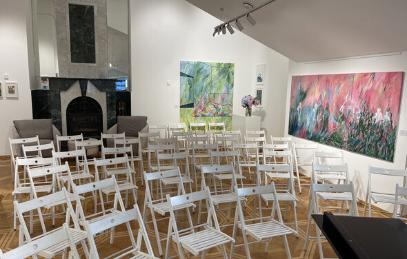 Высота. Эстетичное пространство с картинами