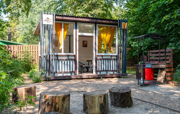 Беседка для пикника в парке Лосиный остров