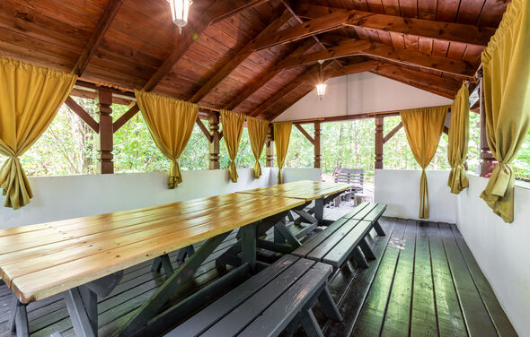 Открытая беседка на Лосином острове