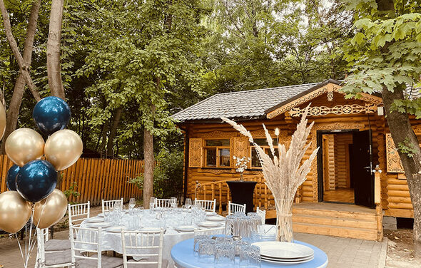 Небольшой домик и пикник зона