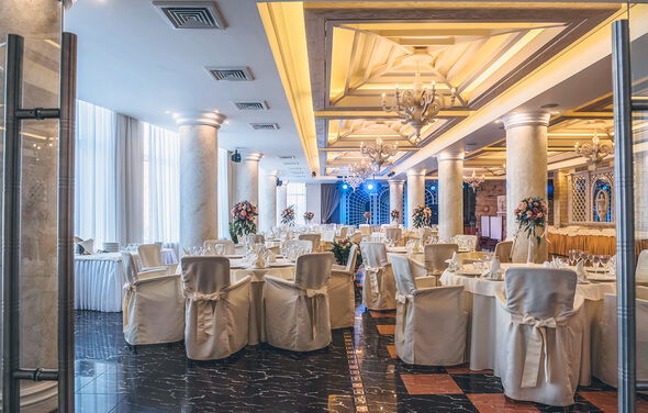  БульВар. Банкетный зал с колоннами