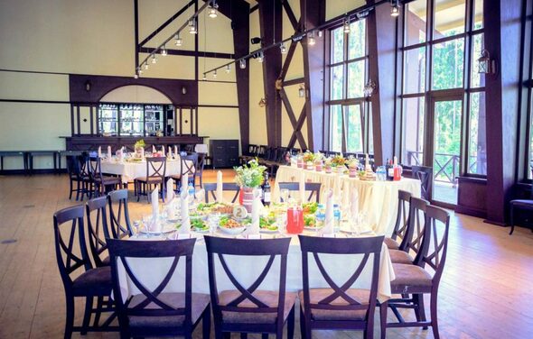 Банкетный зал на базе отдыха Ильичево