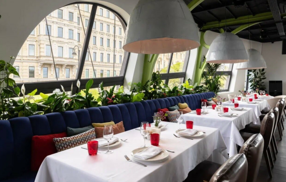 Магадан. Банкетный зал на палубе