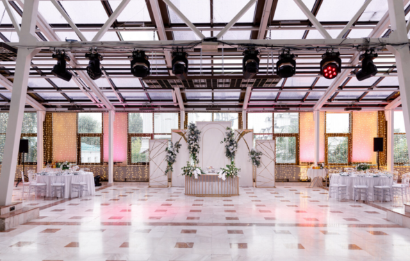 Президент отель. Банкетный зал с прозрачным потолком