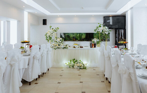 У Эдуарда. Банкетный зал 