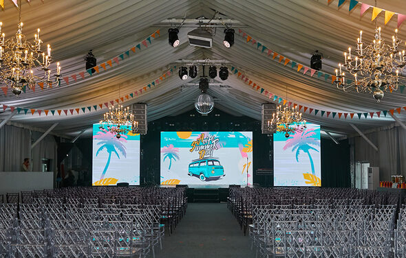 Majestic. Банкетный зал с загородном коттедже 