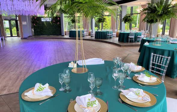 Панорама. Банкетный зал в загородном ресторане