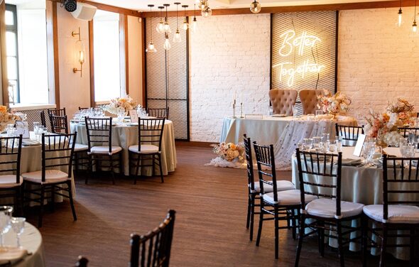 Весенний. Светлый банкетный зал