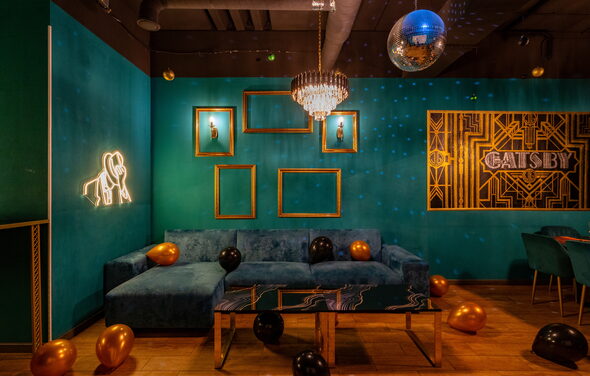 Gatsby. Стильный тематический лофт в черно-золотых цветах 