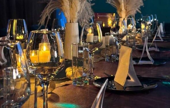 Gatsby. Стильный тематический лофт в черно-золотых цветах 