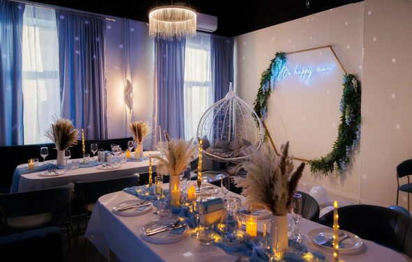 Хэппи. Светлый лофт с уютной фотозоной, неоном и караоке