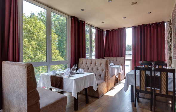 Виноград. Небольшой банкетный зал