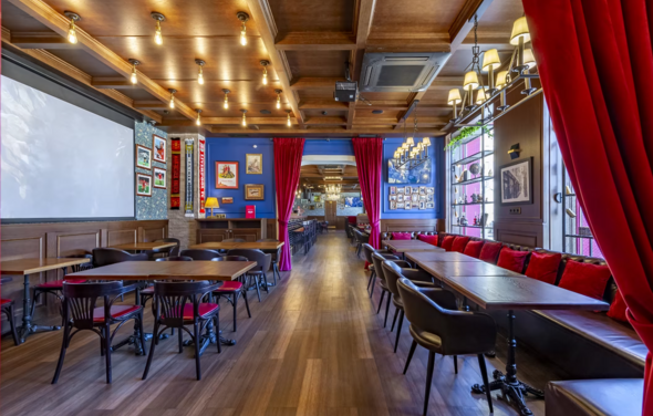 Red Lion Pub. Банкетный зал в баре