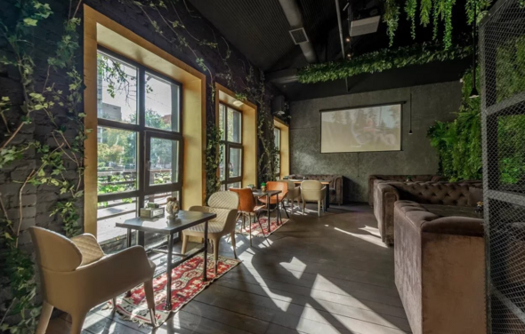 Банкетный зал в лаундж-баре Soho