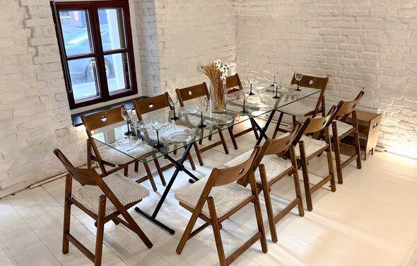 Лофт из белого кирпича в центре