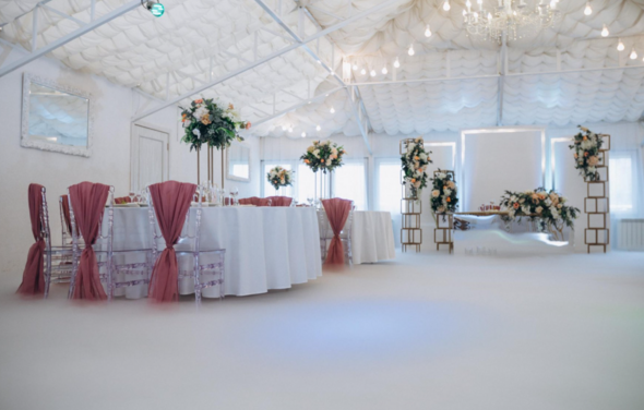 Marseria. Банкетный зал с панорамными окнами