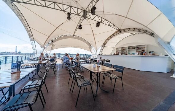 Шатер в Кронштадте с видом на Финский залив