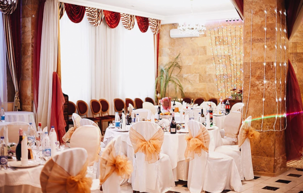 ГОК. Светлый банкетный зал