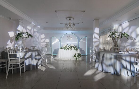 Кирочный двор. Светлый банкетный зал