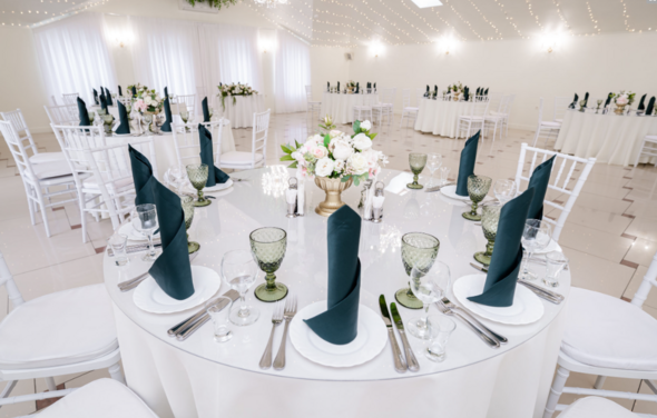 Александрия–Петергоф. Банкетный зал с глянцевым полом