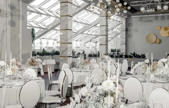 Luce. Банкетный зал в сдержанном стиле