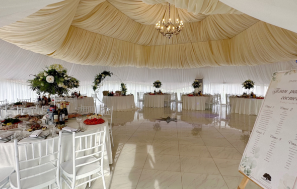 Таменгонт. Банкетный зал в загородном комплексе