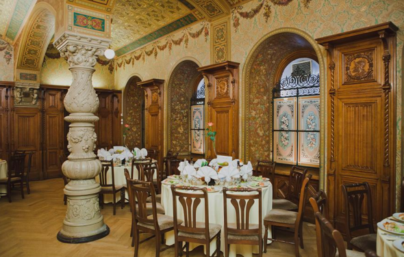 Банкетный зал во дворце Князя Владимира