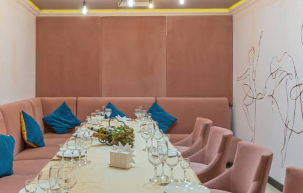 Наш. Маленький банкетный зал