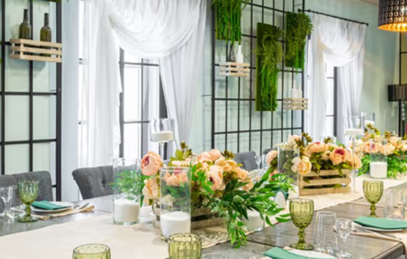 Хали Гали. Банкетный зал с зеленью