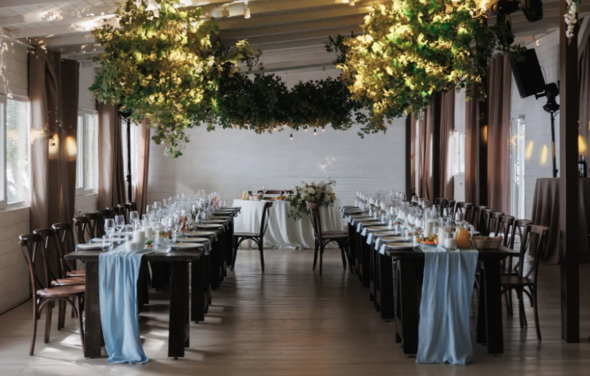 Repinovillage. Панорамный банкетный зал