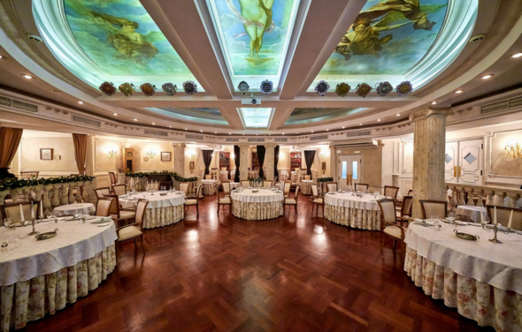 Автор. Роскошный банкетный зал