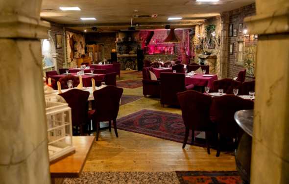 Генацвале на Арбате. Банкетный зал с ярким дизайном