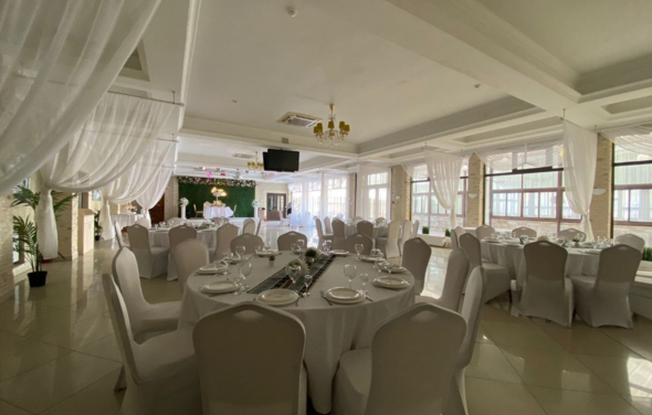 Green Castle. Просторный банкетный зал