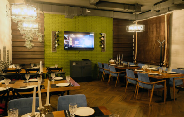 Гранат Black Кафе. Банкетный зал в теплых оттенках