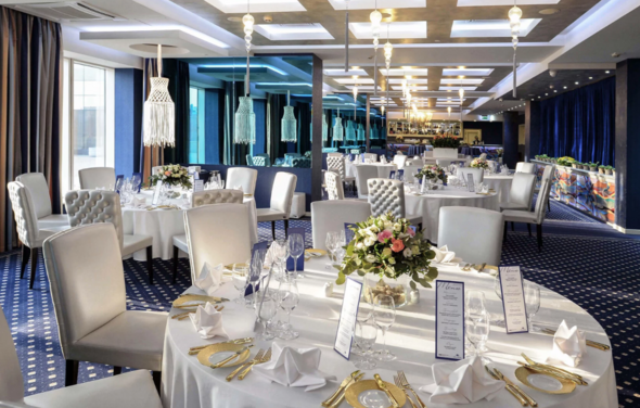 Dorchester. Банкетный зал с элегантным интерьером 